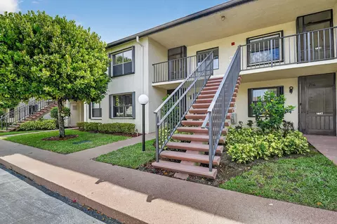 7855 Willow Spring Dr #725, Lake Worth, FL 33467