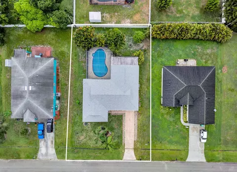 1918 SE Cheltenham St, Port Saint Lucie, FL 34983