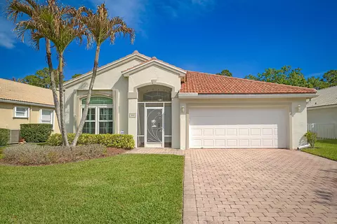 7004 SE Twin Oaks Cir, Stuart, FL 34997