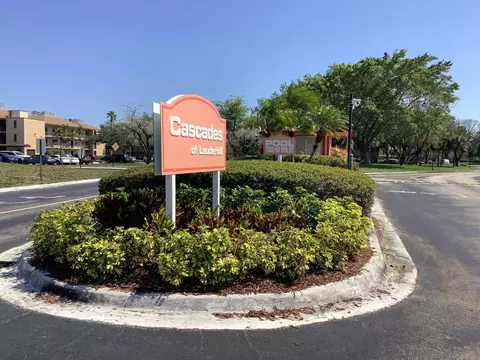 7840 NW 50th St #107, Lauderhill, FL 33351