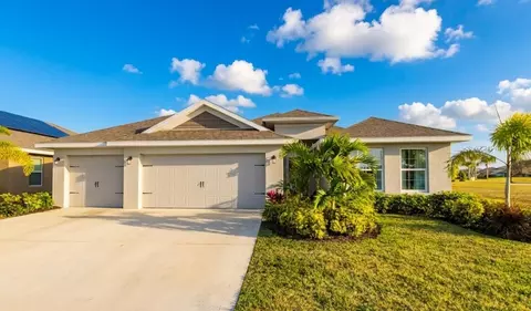 8820 Waterstone Blvd, Fort Pierce, FL 34951
