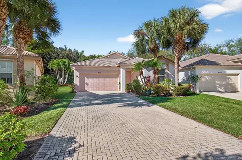 9692 Sandpiper Ln, West Palm Beach, FL 33411