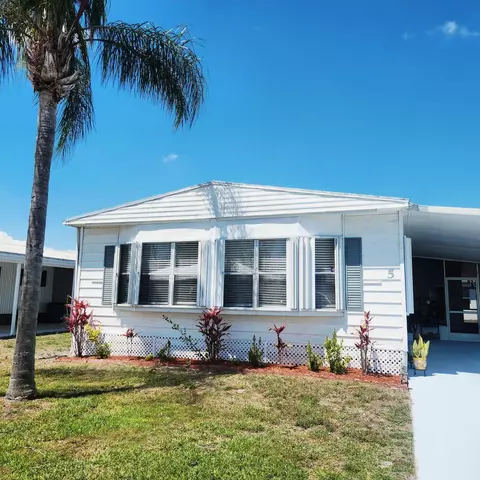 5 El Portal Ln, Port Saint Lucie, FL 34952