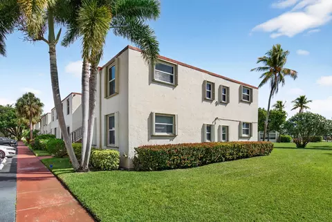 9 Willowbrook Ln #208, Delray Beach, FL 33446