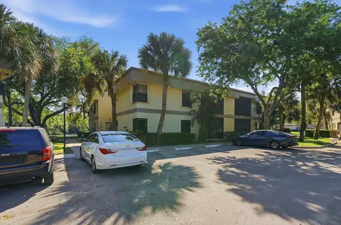 2928 Carambola Cir S, Coconut Creek, FL 33066