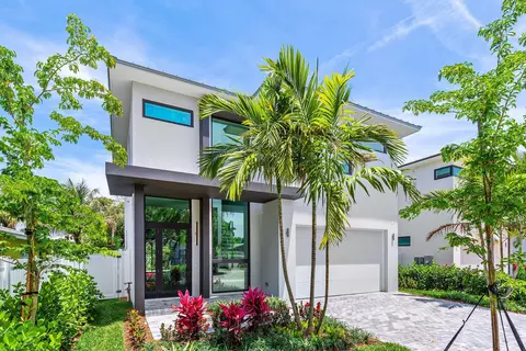 207 SE 5th St, Delray Beach, FL 33483