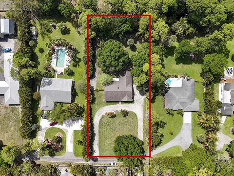 355 86th Ter S, West Palm Beach, FL 33411