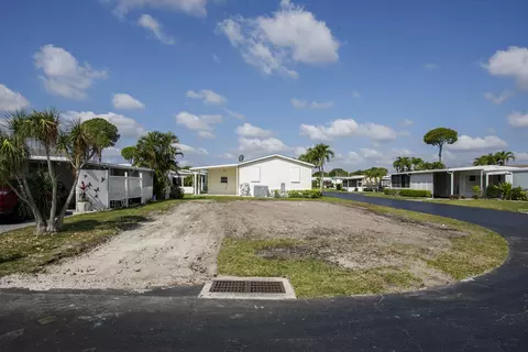 8001 Esperanza Bay, Boynton Beach, FL 33436
