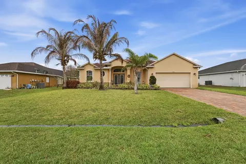 6988 NW Hartney Way, Port Saint Lucie, FL 34983