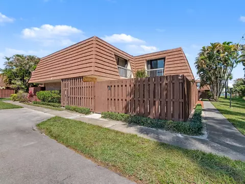 825 Center St #12A, Jupiter, FL 33458