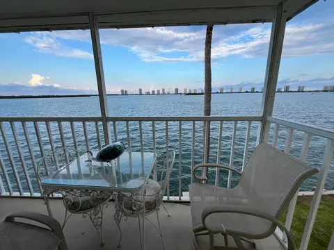 101 Doolen Ct #305, North Palm Beach, FL 33408