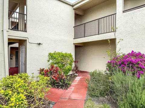 2528 Boundbrook Dr S #205, West Palm Beach, FL 33406