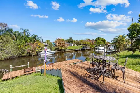 343 SE Verada Ave, Port Saint Lucie, FL 34983