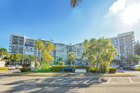 1000 Parkview Dr UNIT 306, Hallandale Beach, FL 33009