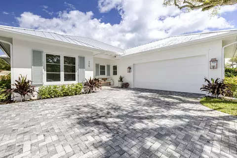 775 Acacia Rd, Vero Beach, FL 32963