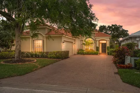 4626 NW Wandering Oak Ct, Jensen Beach, FL 34957