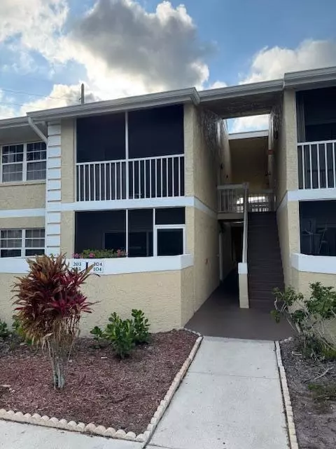 1540 SE Royal Green Cir #103, Port Saint Lucie, FL 34952