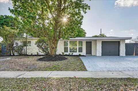 710 SW 67th Ave, Pembroke Pines, FL 33023