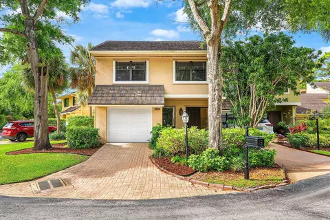 5664 Santiago Cir, Boca Raton, FL 33433