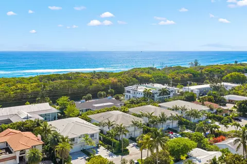 444 NE Wavecrest Way, Boca Raton, FL 33432