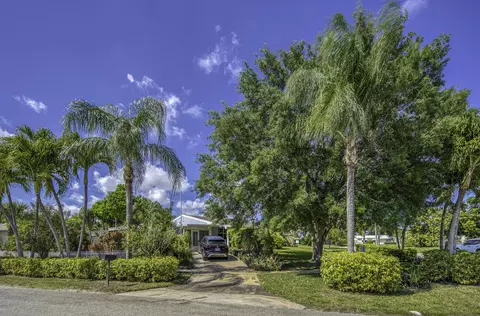 1328 Lake Victoria Dr, Lake Worth Beach, FL 33461