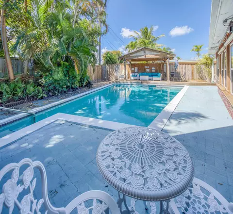 1328 Lake Victoria Dr, Lake Worth Beach, FL 33461