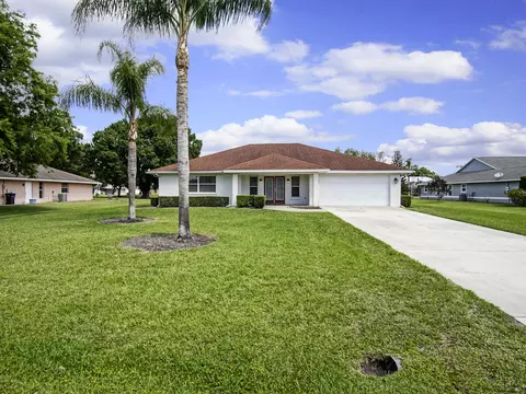 Exterior - 2321 SW 3rd Ct, Okeechobee, FL 34974 photo 5 of 8