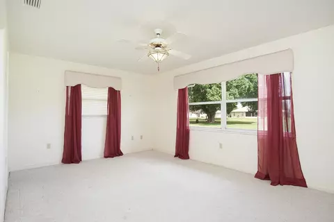 Bedroom - 2321 SW 3rd Ct, Okeechobee, FL 34974 photo 2 of 3