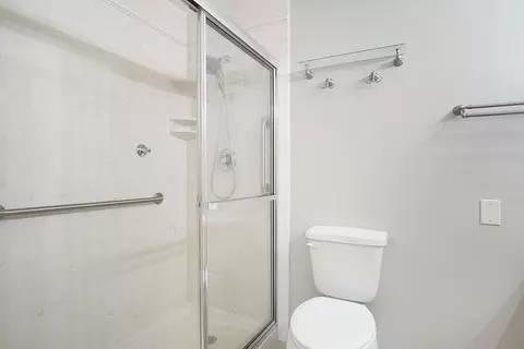 Bath - 2321 SW 3rd Ct, Okeechobee, FL 34974 photo 2 of 5
