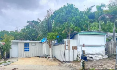 9061 Highpoint Dr, Palm Beach Gardens, FL 33403