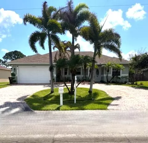 2257 SW Lawrence St, Port Saint Lucie, FL 34953