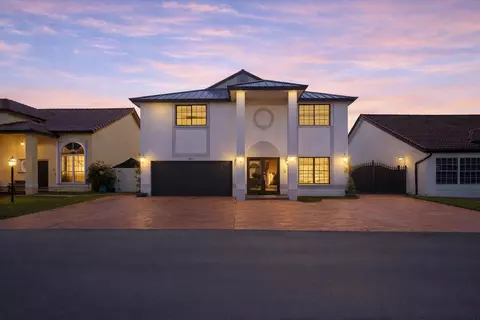 18811 NW 80th Ave, Hialeah, FL 33015