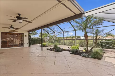 Exterior - 232 E River Park Dr, Jupiter, FL 33477 photo 4 of 9