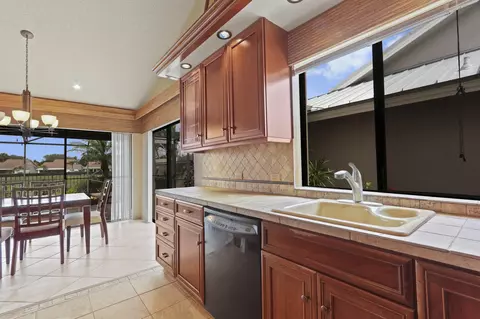 Kitchen - 232 E River Park Dr, Jupiter, FL 33477 photo 5 of 6