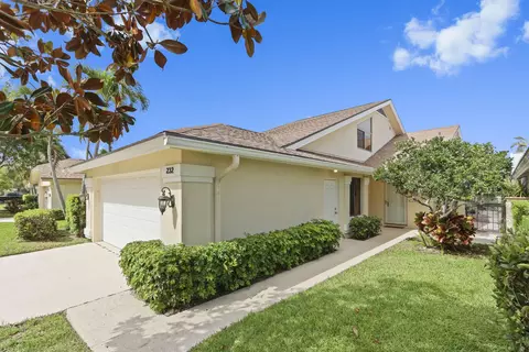 232 E River Park Dr, Jupiter, FL 33477