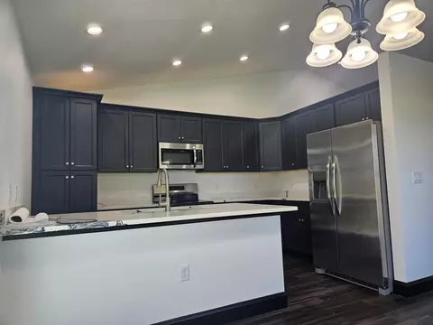 Kitchen - 5101 SE 43rd Trce, Okeechobee, FL 34974 photo 2 of 5