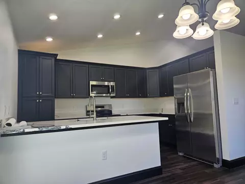 Kitchen - 5101 SE 43rd Trce, Okeechobee, FL 34974 photo 3 of 5
