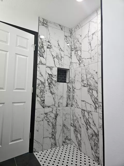 Bath - 5101 SE 43rd Trce, Okeechobee, FL 34974 photo 3 of 3