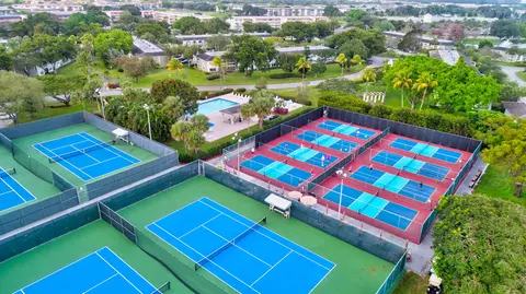 1802 Eleuthera Pt #E4, Coconut Creek, FL 33066