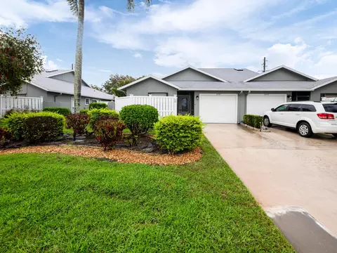 6776 SE Yorktown Dr, Hobe Sound, FL 33455