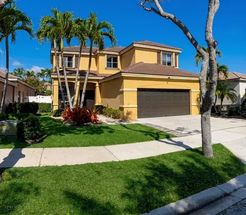 668 Willow Bend Rd, Weston, FL 33327
