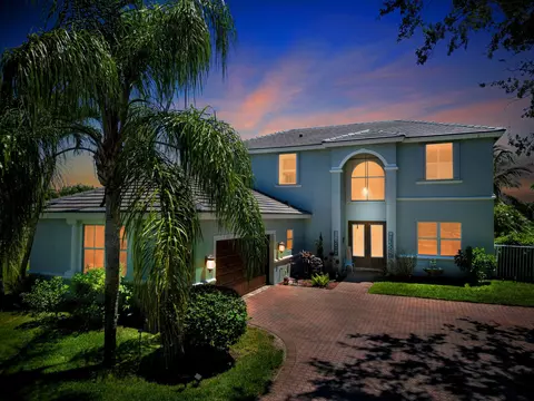 6025 Indian Forest Cir, Lake Worth, FL 33463