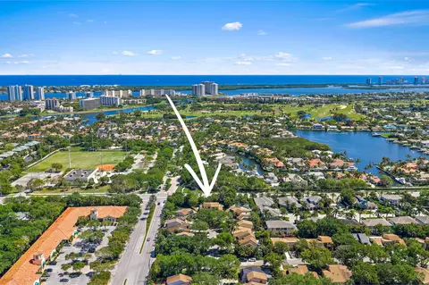 1007 Raintree Ln, Palm Beach Gardens, FL 33410