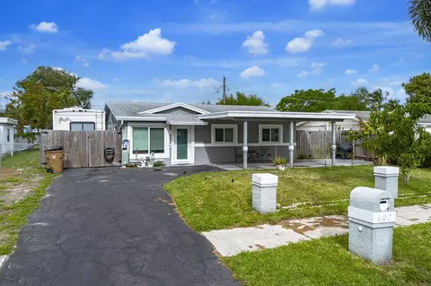 607 NW 1st Ter, Deerfield Beach, FL 33441