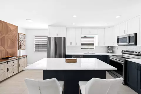 4 Seville Ter #4, Delray Beach, FL 33446