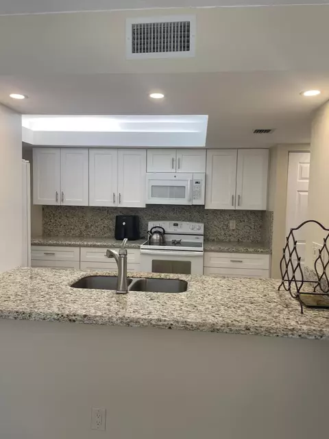 450 Egret Cir #9203, Delray Beach, FL 33444