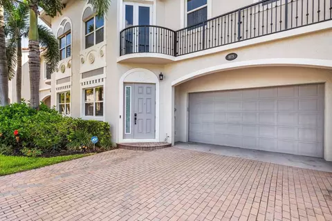 1875 Highland Grove Dr, Delray Beach, FL 33445