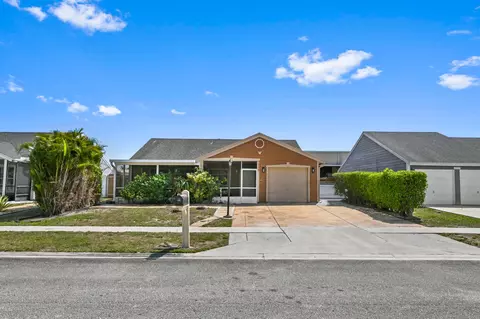 7898 Ridgewood Dr, Lake Worth, FL 33467