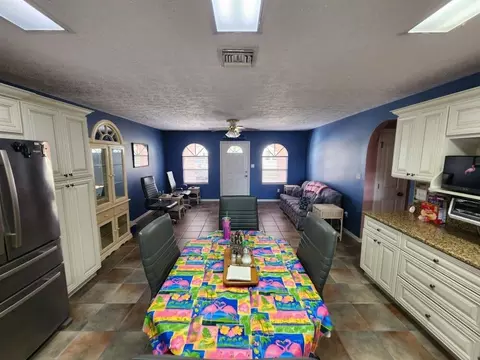 Dining - 1177 Lisa Ln, Okeechobee, FL 34974 photo 1 of 1