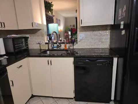 7300 Lake Cir Dr #404, Margate, FL 33063